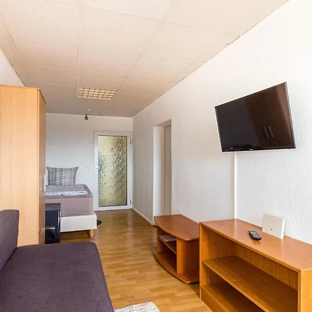 Fuer Monteure In Naehe Chemiepark & Industriegebiet *